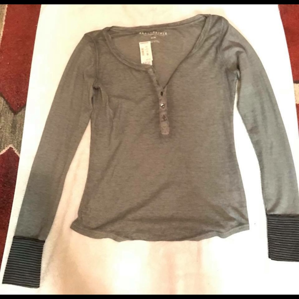 💥💥💥 NWT aeropostale thin tight shirt. size M